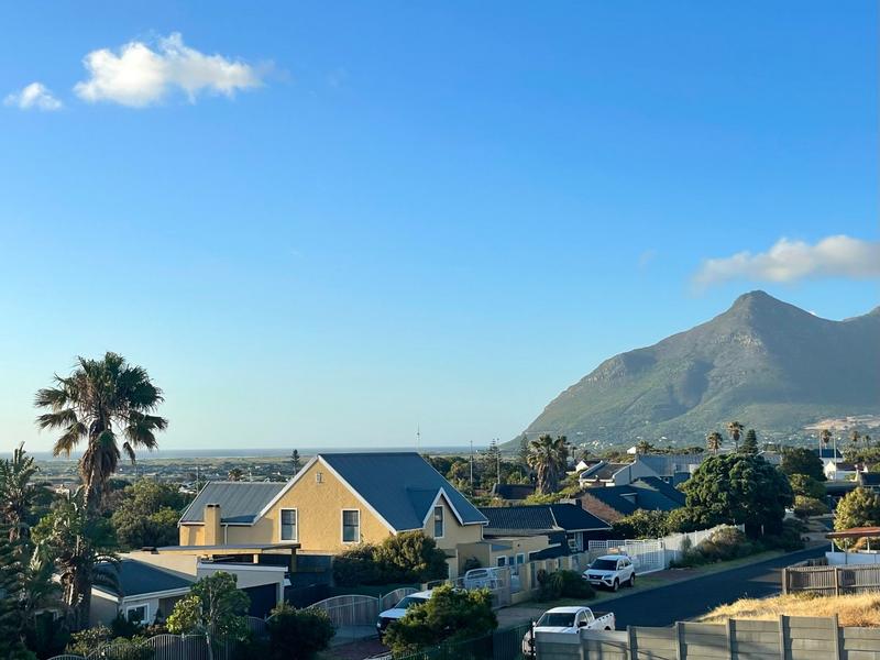 5 Bedroom Property for Sale in Capri Western Cape